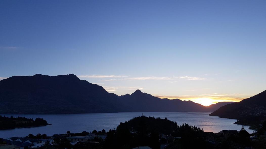 Beautiful Lake Views Apartment Queenstown Exterior foto